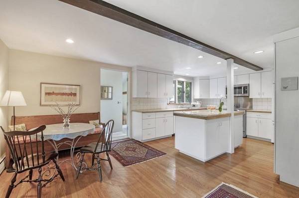 969 South St, Needham, MA 02492