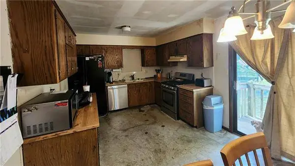 2905 SE 3rd ST, Blue Springs, MO 64014