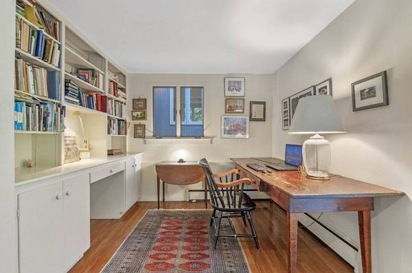 969 South St, Needham, MA 02492