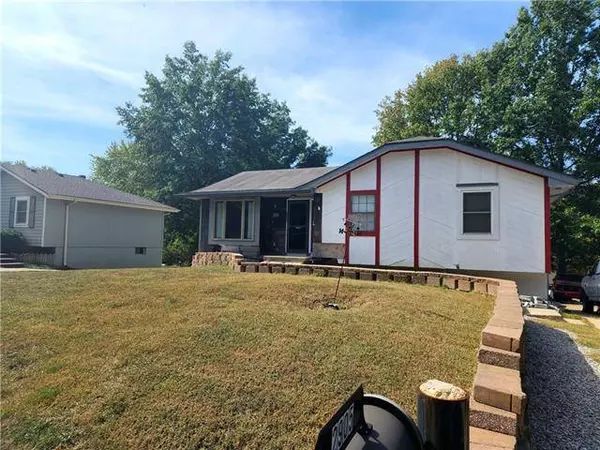 2905 SE 3rd ST, Blue Springs, MO 64014