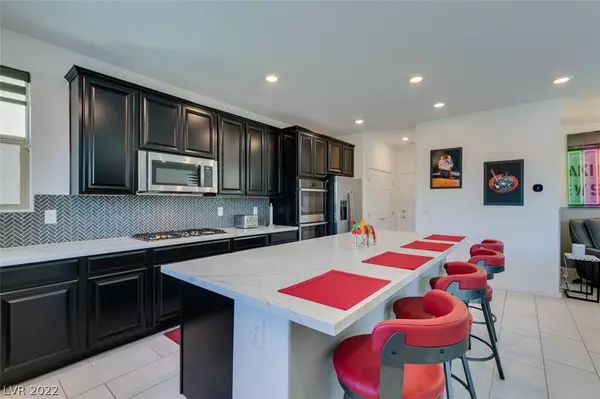 713 Foreign Reef Way, Las Vegas, NV 89138