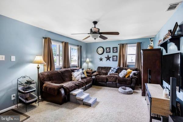 1 WINSLOW RD, Sewell, NJ 08080