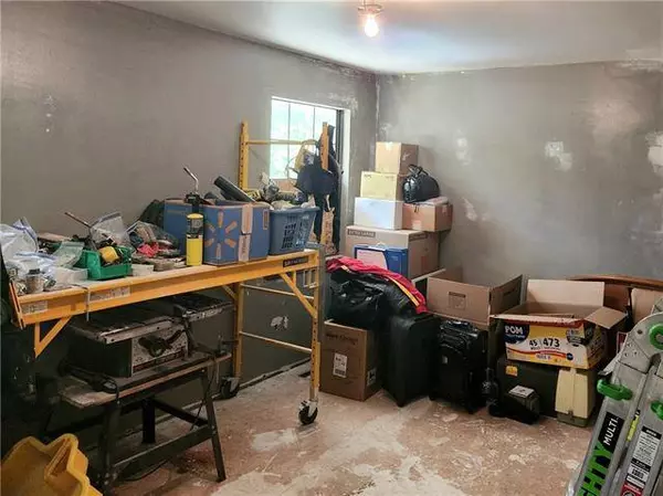 2905 SE 3rd ST, Blue Springs, MO 64014