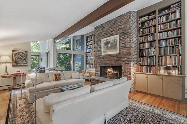 969 South St, Needham, MA 02492