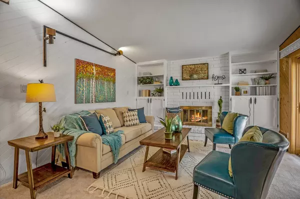 1903 Camino Durasnilla, Los Alamos, NM 87544