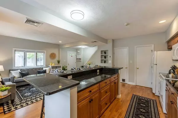 6 Winter Pl #6, Melrose, MA 02176