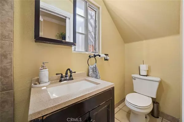 2515 E 109th ST, Los Angeles, CA 90059