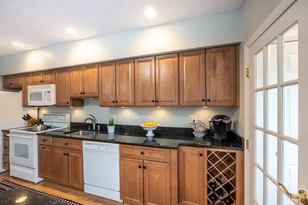 6 Winter Pl #6, Melrose, MA 02176