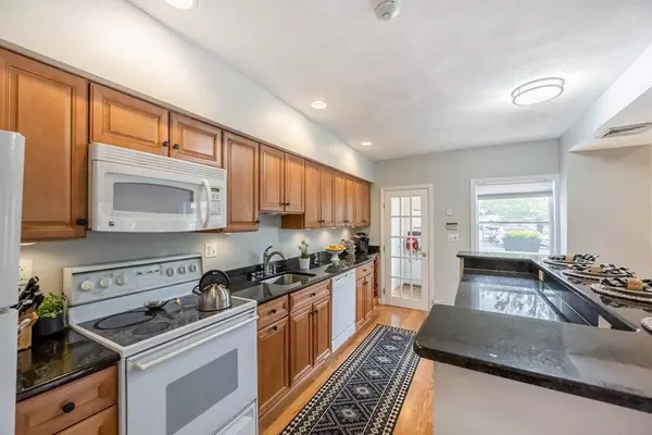 6 Winter Pl #6, Melrose, MA 02176