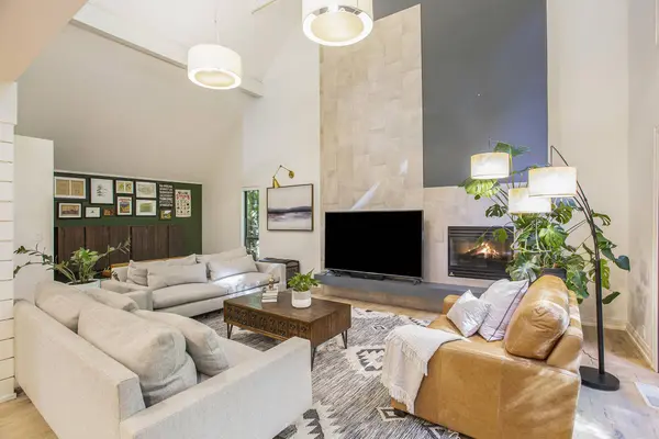 5645 Forest Glen SE Drive, Ada, MI 49301