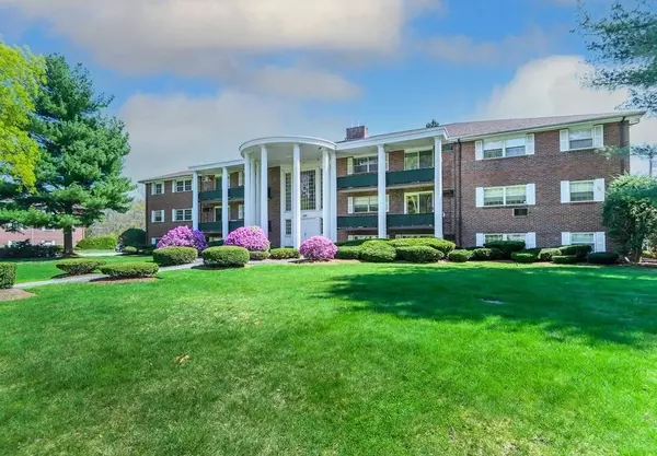 247 N Main St #5, Andover, MA 01810