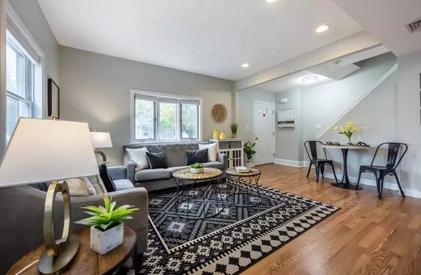 6 Winter Pl #6, Melrose, MA 02176