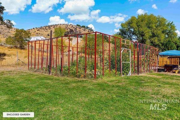 5810 W Hill Rd, Boise, ID 83703