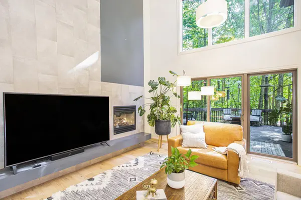 5645 Forest Glen SE Drive, Ada, MI 49301