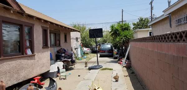 1121 W 48th St, Los Angeles, CA 90037