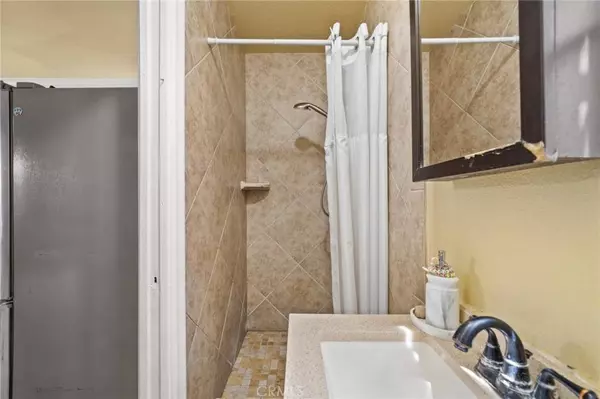 2515 E 109th ST, Los Angeles, CA 90059