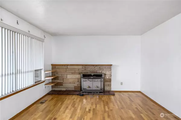 10701 Russell RD SW, Lakewood, WA 98499