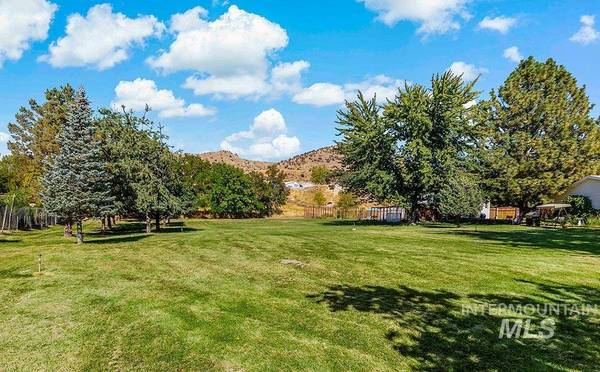 5810 W Hill Rd, Boise, ID 83703