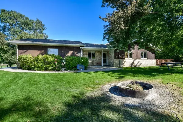 5546 Langer Rd, Medina, WI 53559