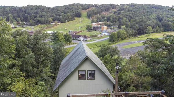 28 LOCHER RD, Basye, VA 22810