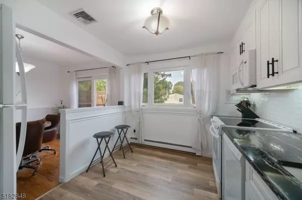 4 Lucas Rd, Hopatcong Boro, NJ 07843