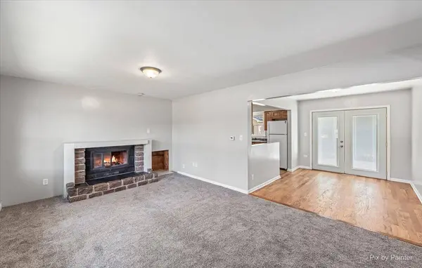 2416 E Grand Avenue, Lindenhurst, IL 60046