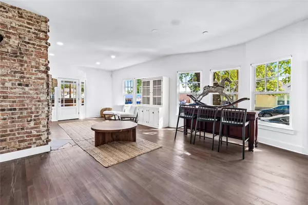 500 W 7th Street, Dallas, TX 75208