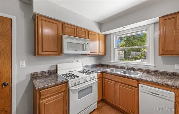 2416 E Grand Avenue, Lindenhurst, IL 60046