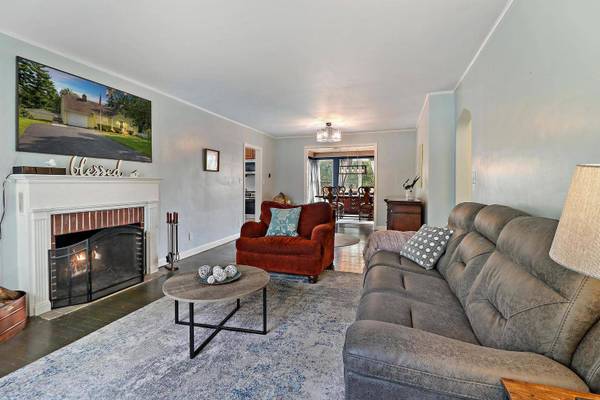 515 Highview DR, Fox River Grove, IL 60021