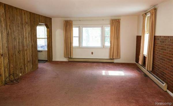 6828 BIRCHDALE Street, Romulus, MI 48174