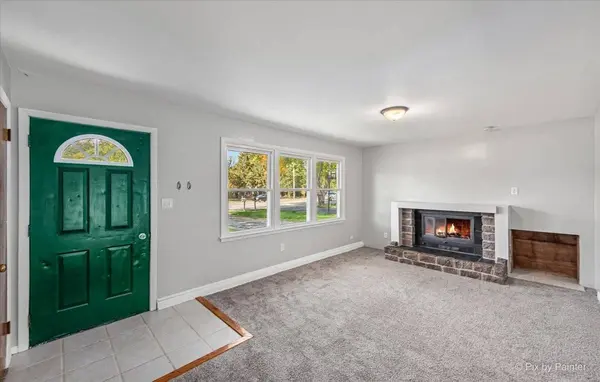 2416 E Grand Avenue, Lindenhurst, IL 60046