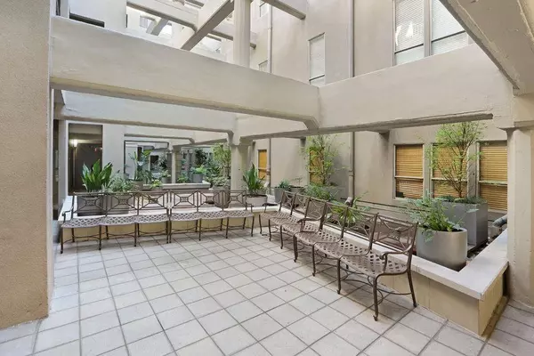 333 JULIA ST #208, New Orleans, LA 70130