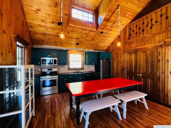 145 Clum Hill Road, Haines Falls, NY 12436