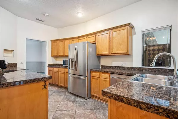 2211 WHITLOCK PL, Dover, FL 33527