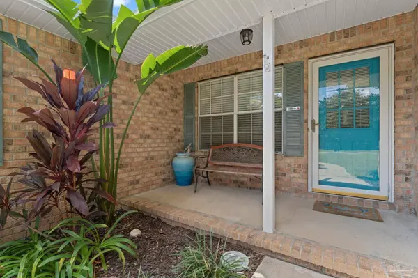 1837 Flamingo Ln, Navarre, FL 32566