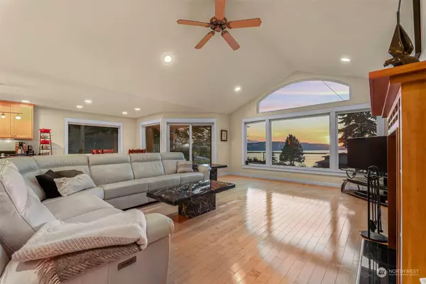 2924 Leeward WAY, Bellingham, WA 98226