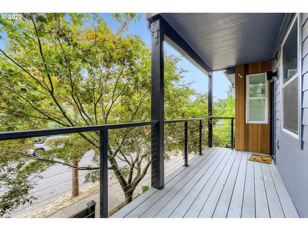 223 NE IVY ST #A, Portland, OR 97212