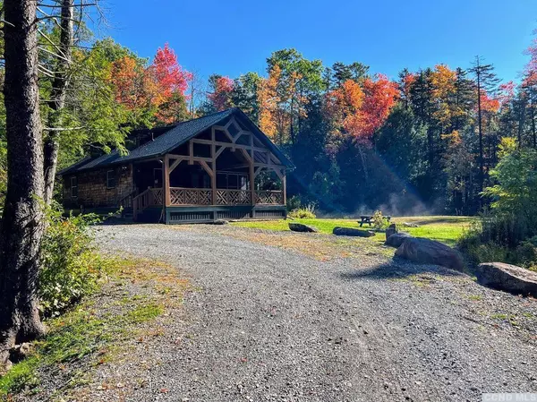 145 Clum Hill Road, Haines Falls, NY 12436