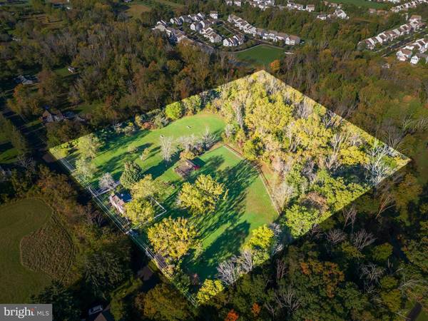 3767 APPLEBUTTER RD, Fountainville, PA 18923