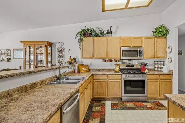 1335 White Buffs Circle, Fernley, NV 89408