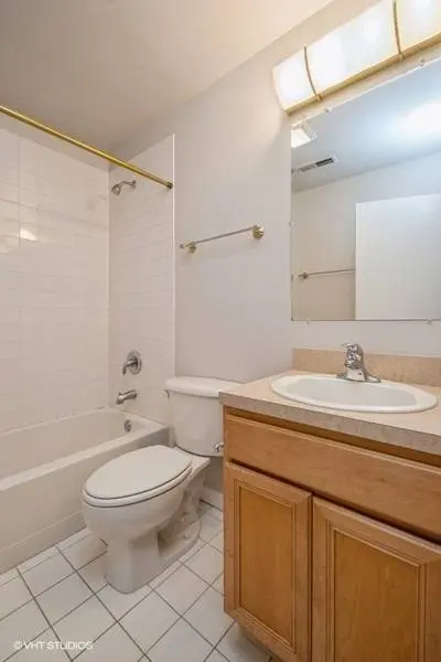 4635 S Ellis Avenue #B, Chicago, IL 60653
