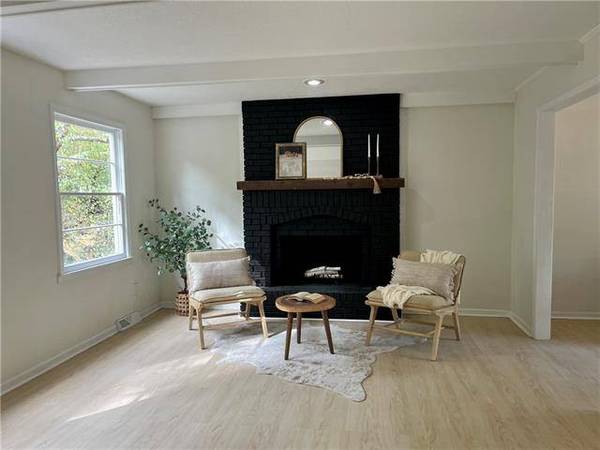 8625 E 58th ST, Kansas City, MO 64129