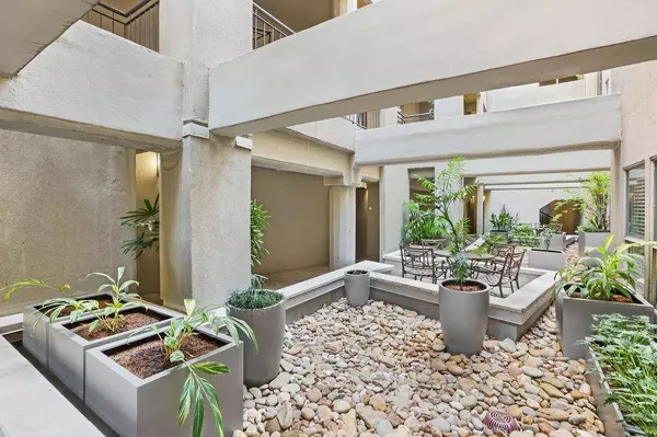 333 JULIA ST #208, New Orleans, LA 70130