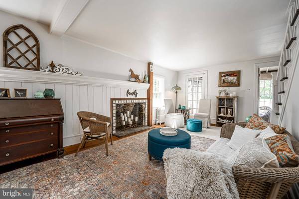 3767 APPLEBUTTER RD, Fountainville, PA 18923