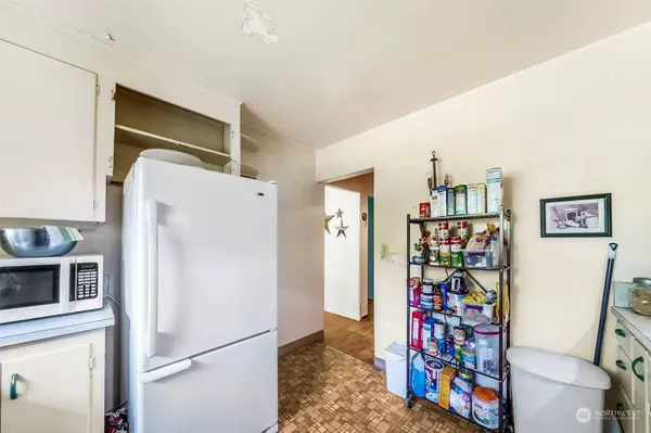 6209 Bock AVE, Sumner, WA 98390