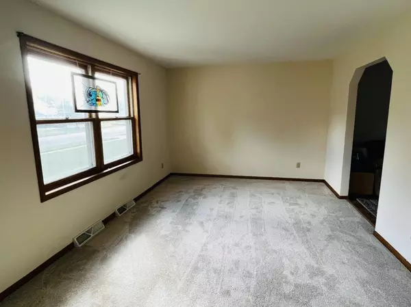 1009 Monteray Ln, Waunakee, WI 53597