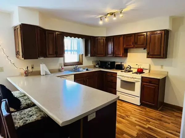 1009 Monteray Ln, Waunakee, WI 53597