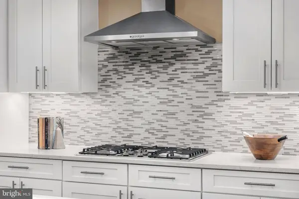 218 HICKORY HOLLOW CT, Cockeysville, MD 21030