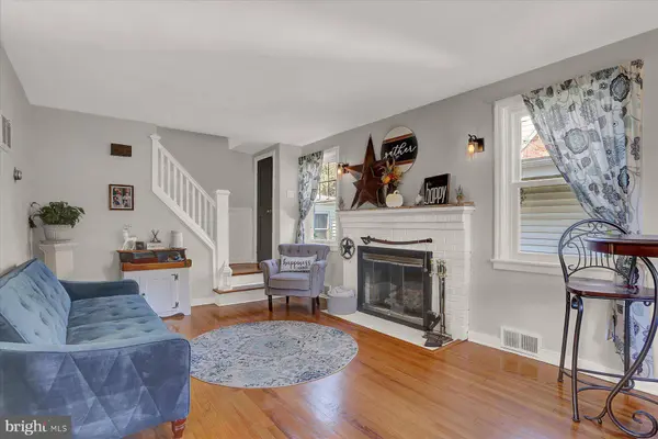 1920 CHATHAM DR, Camp Hill, PA 17011