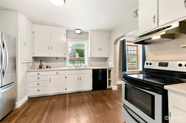 712 90th ST SW, Everett, WA 98204